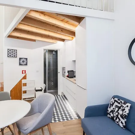 Arroios Urban Studio With Mezzanine Lägenhet