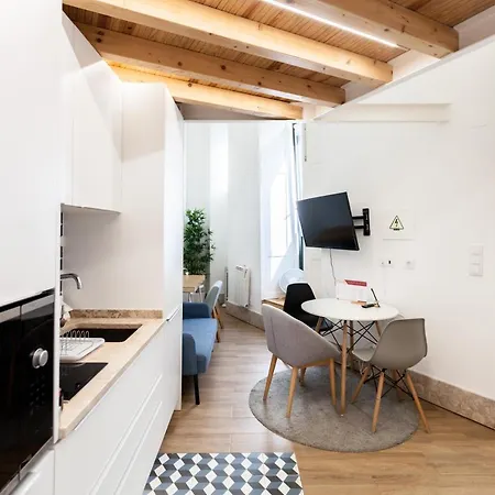 아파트 Arroios Urban Studio With Mezzanine *